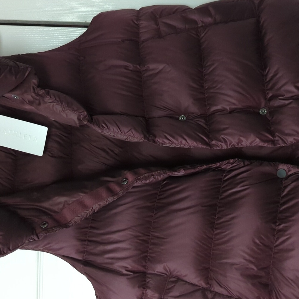 NWT! ~ATHLETA~ BURGUNDY HAVEN DOWN PUFFER VEST-L - Picture 6 of 15